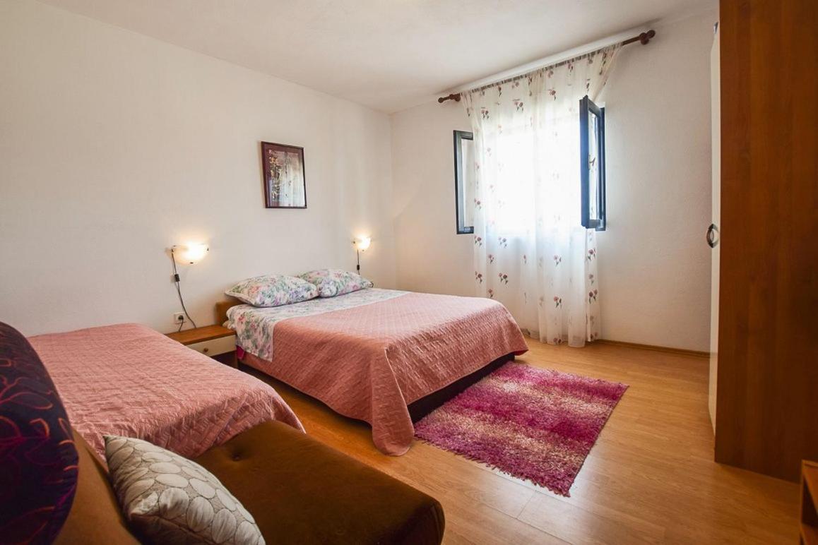 Apartments Derado Supetar Ngoại thất bức ảnh